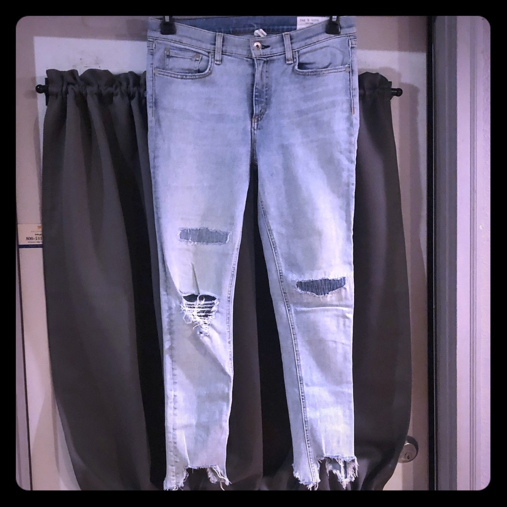 Super cute rag & bone distressed jeans 29